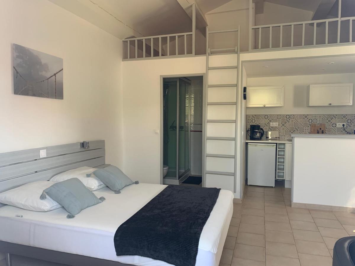 L'APARTE - Studio Les AMANDIERS Pignans Extérieur photo