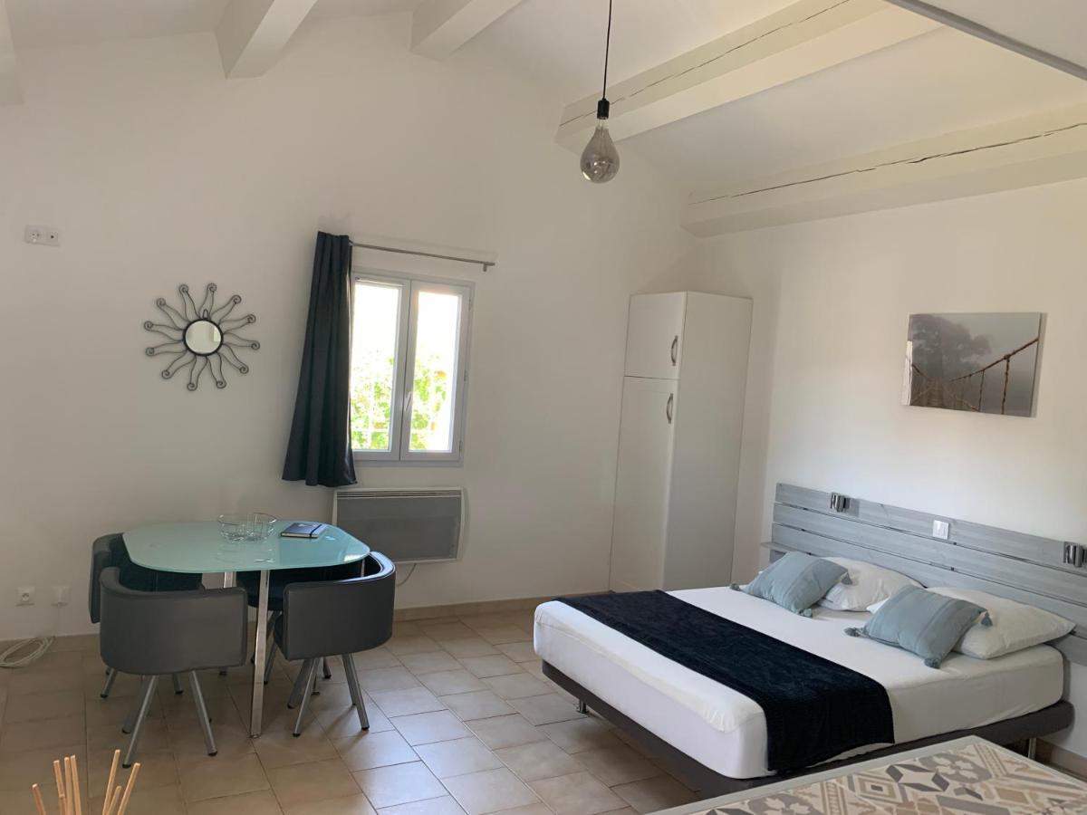 L'APARTE - Studio Les AMANDIERS Pignans Extérieur photo